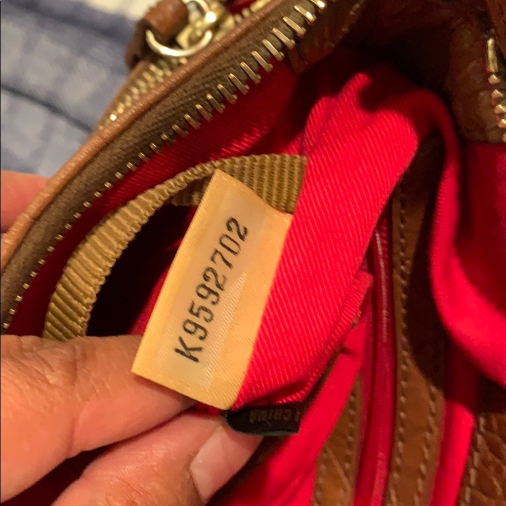 Dooney and Bourke cross body bag - Picture 3 of 6